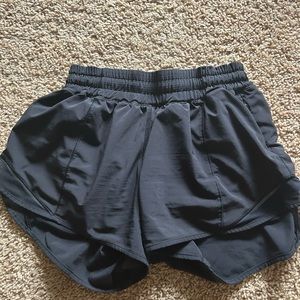 black lulu hotty hot shorts! no flaws/perfect condition. dm w offers/questions!